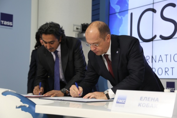 ICSS-President-Mohammed-Hanzab-and-RFPL-President-Sergey-Pryadkin-sign-an-MOU-in-Moscow-on-11-November-2014